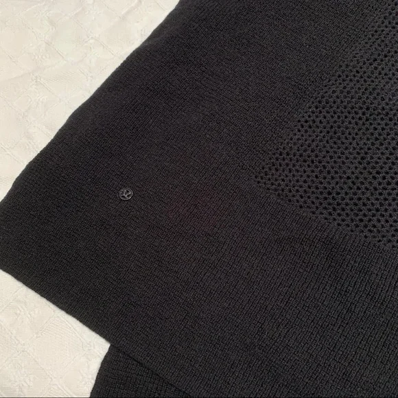NWOT Lululemon Padma Scarf black merino wool shawl wrap shrug - Picture 8 of 8